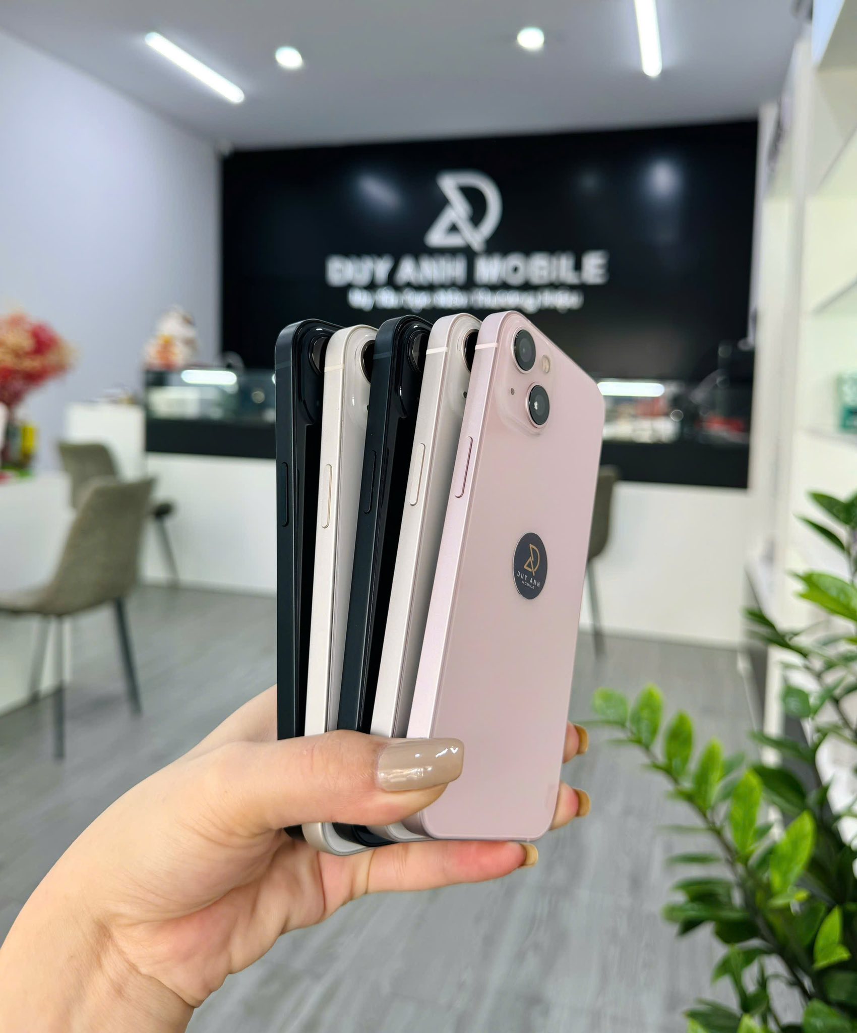 Điện thoại chính hãng dịp lễ 1/6